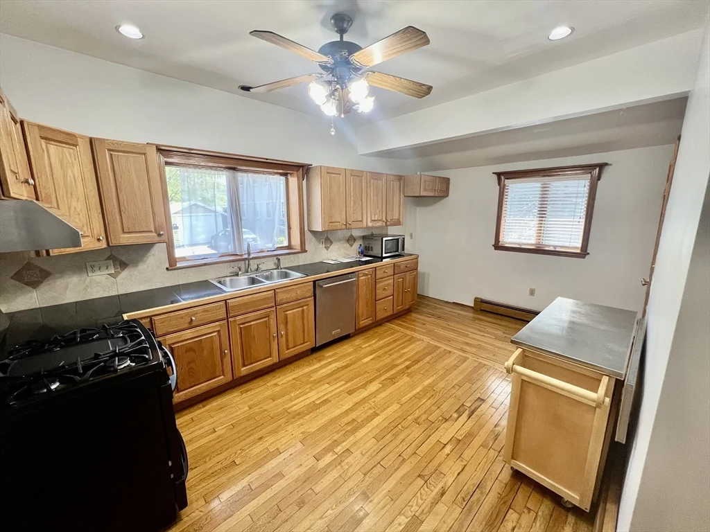 616 Adams Sr, Quincy