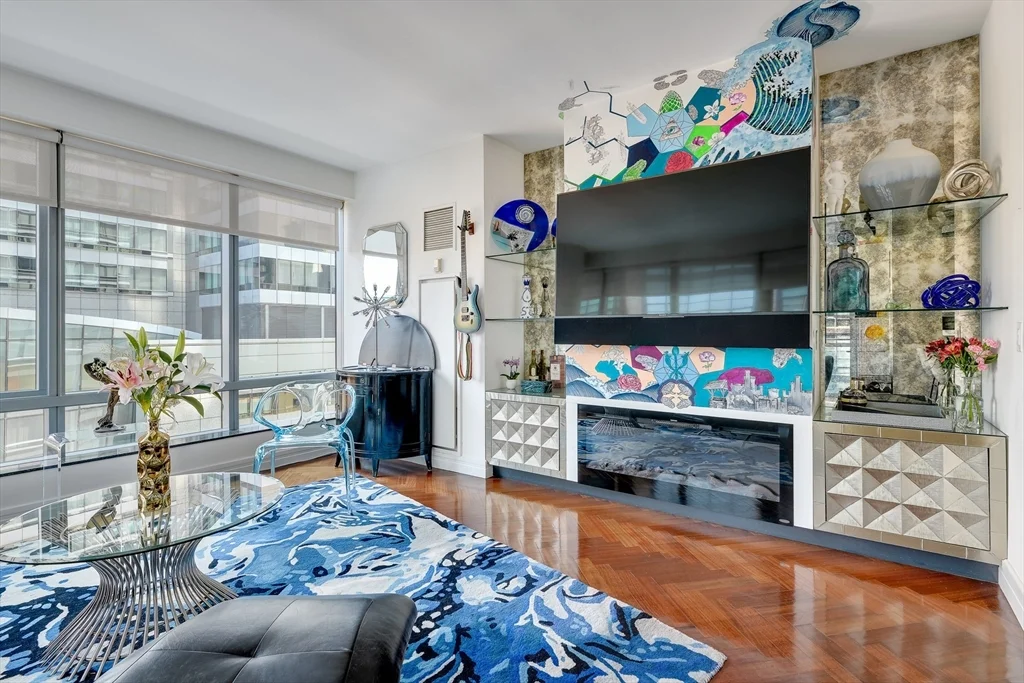 1 Avery St, Downtown