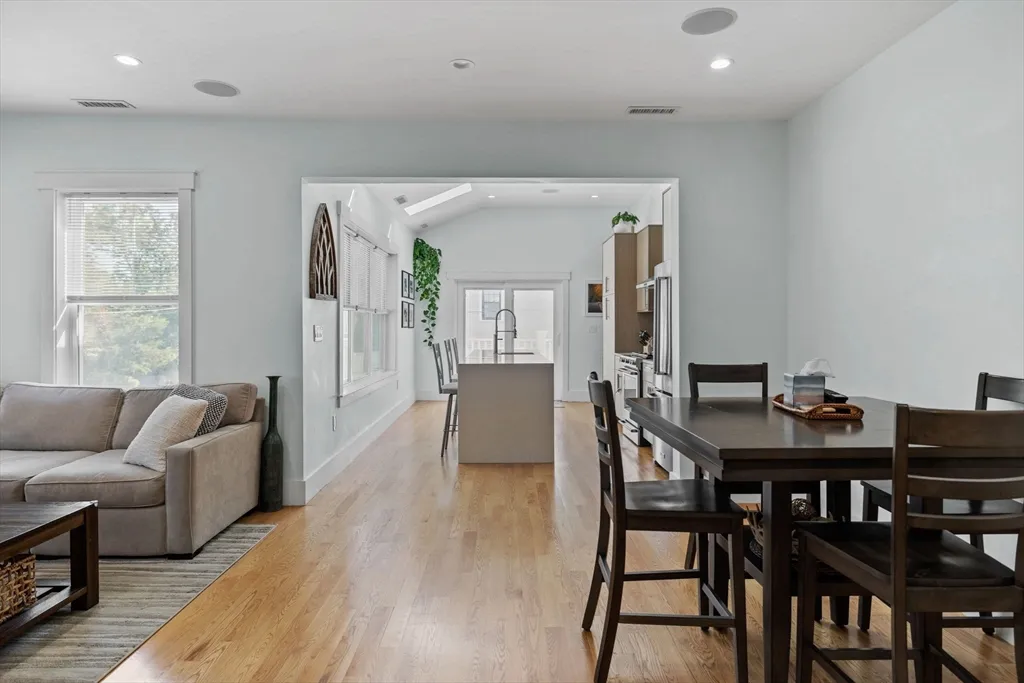 11 Ashland St, Dorchester