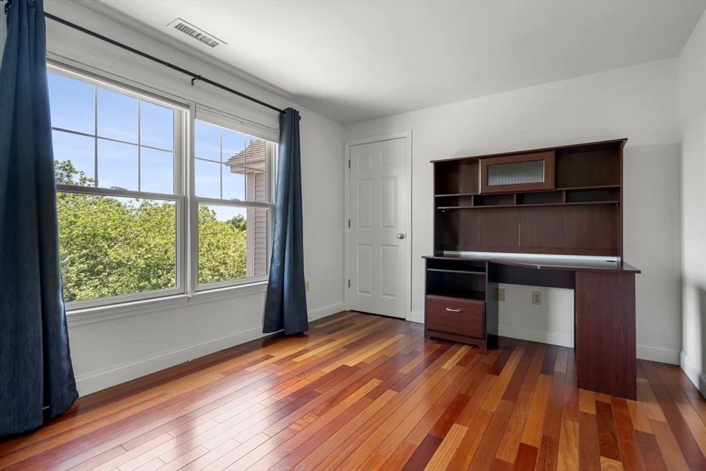 157 Clay St, Wollaston