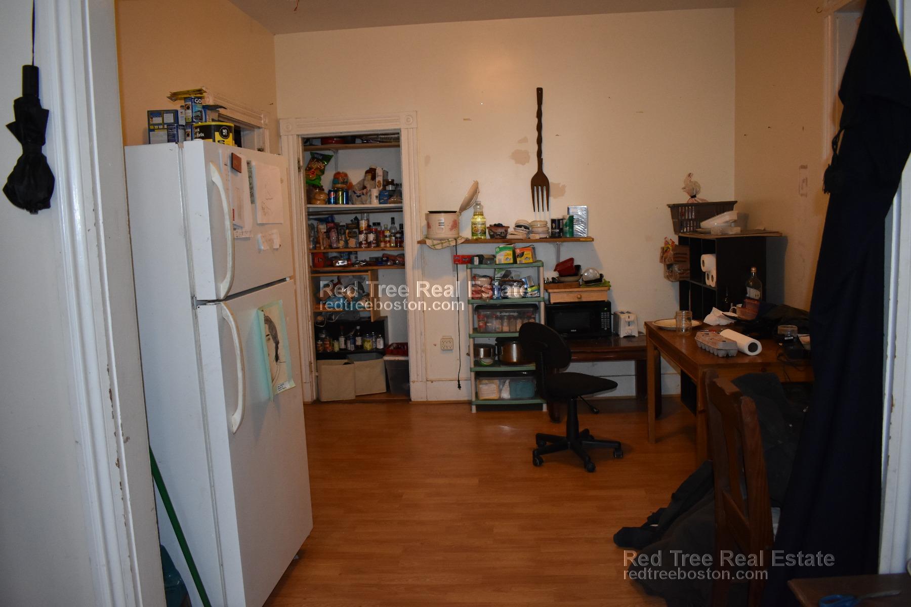 129 Cedar St, Roxbury