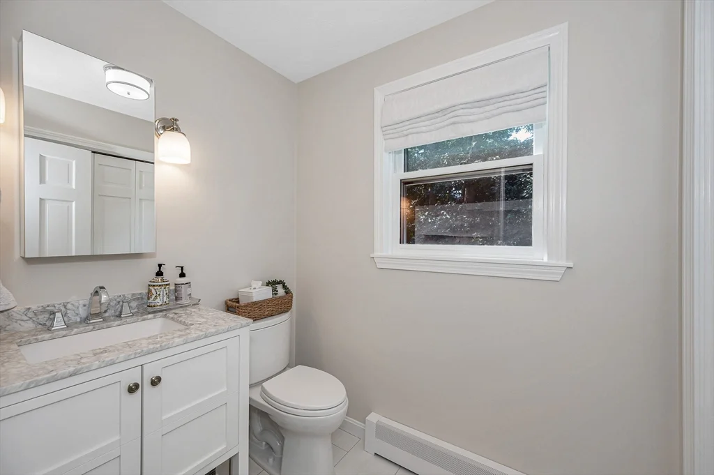 4 Nashoba Dr, Chelmsford