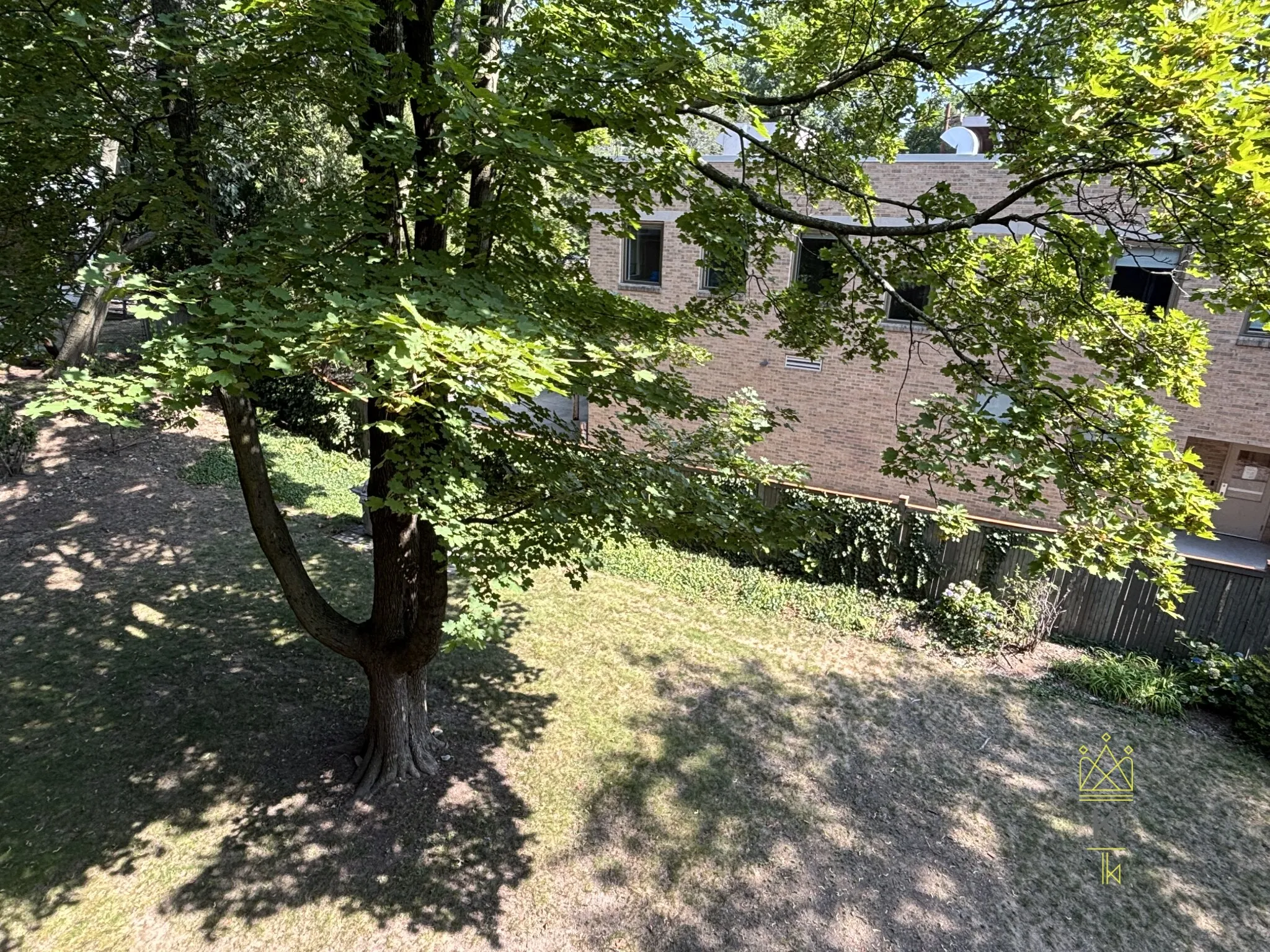 50 Green St, North Brookline