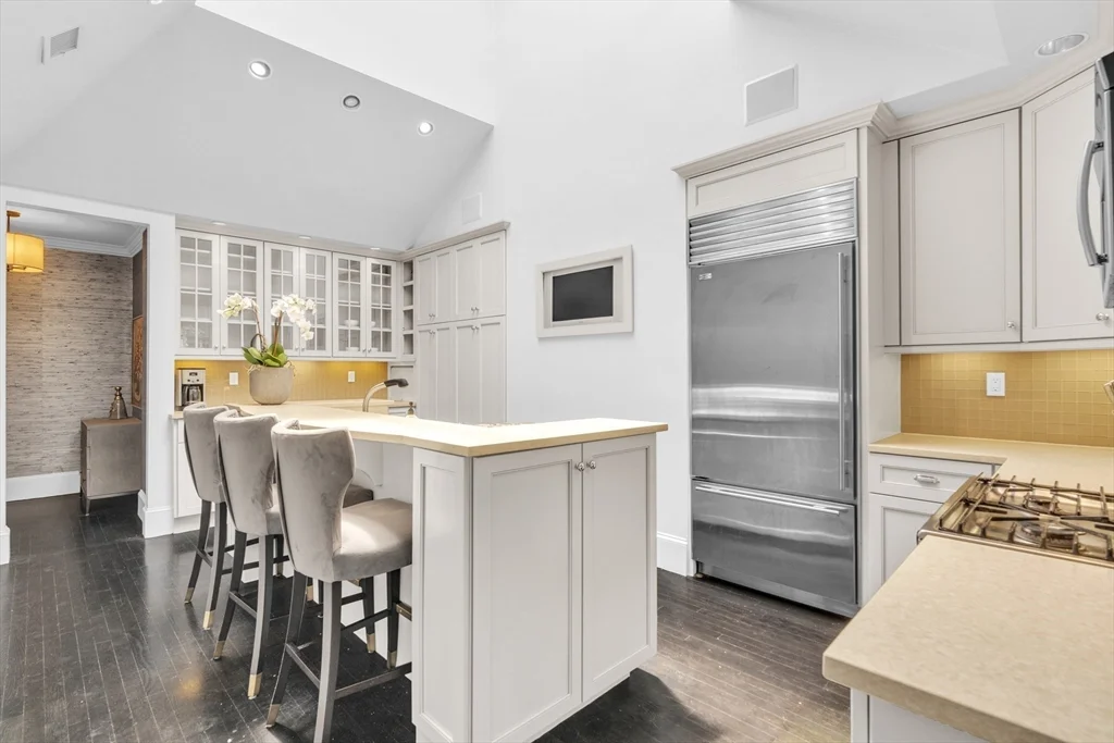 60 Commonwealth Ave, Back Bay