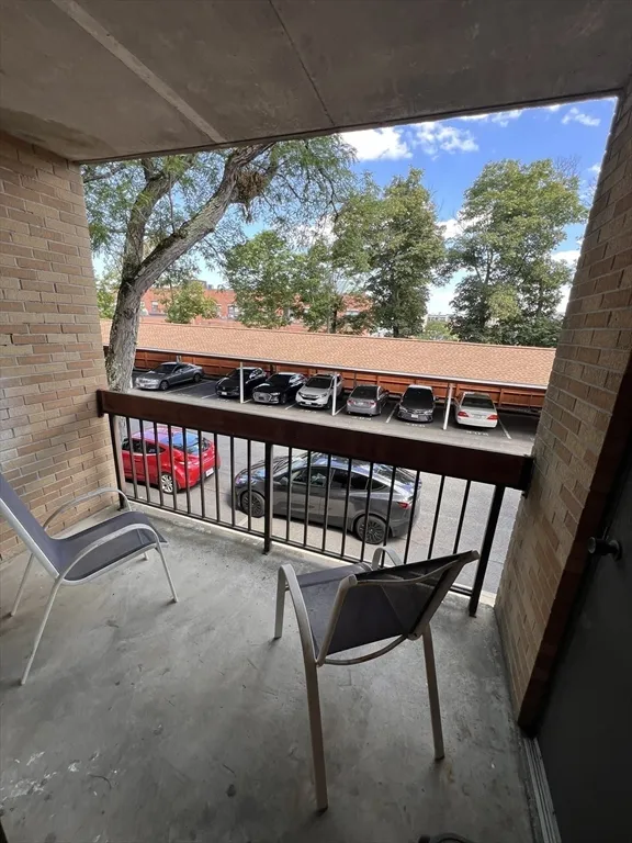 41 Centre St, North Brookline