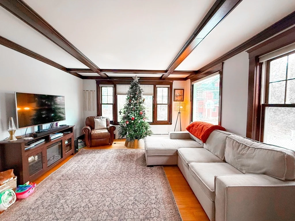 66 Riverview Ave, Waltham