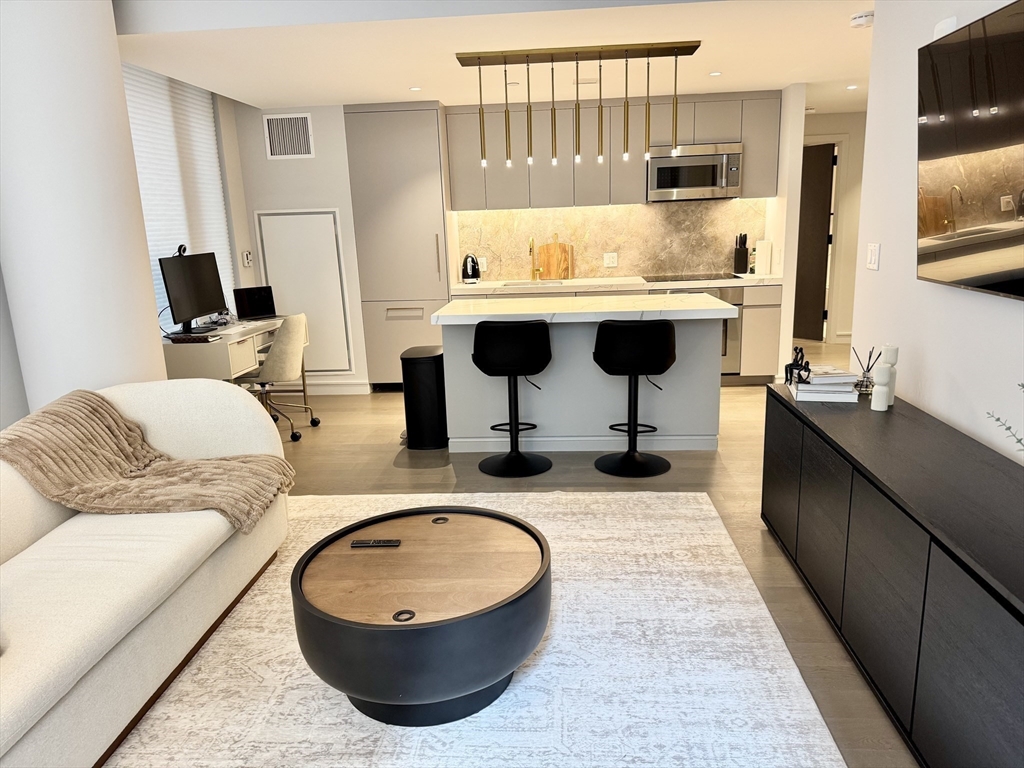 55 Lagrange, Downtown