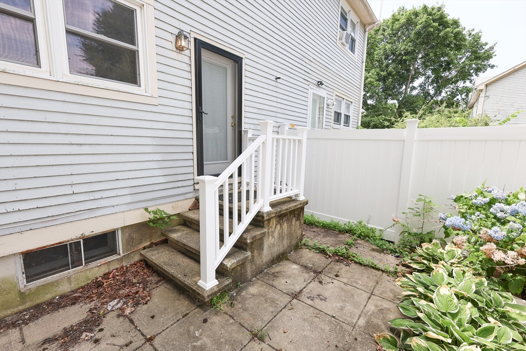 8 Mount Calvary Rd, Roslindale