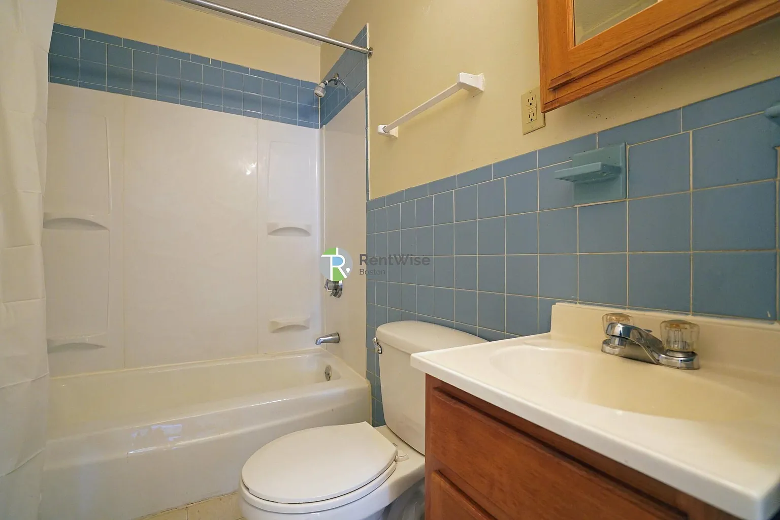 1132 Commonwealth Ave, North Brookline