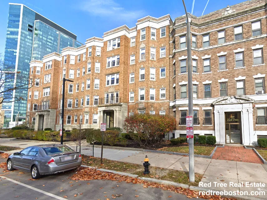 231 Park Dr, Fenway