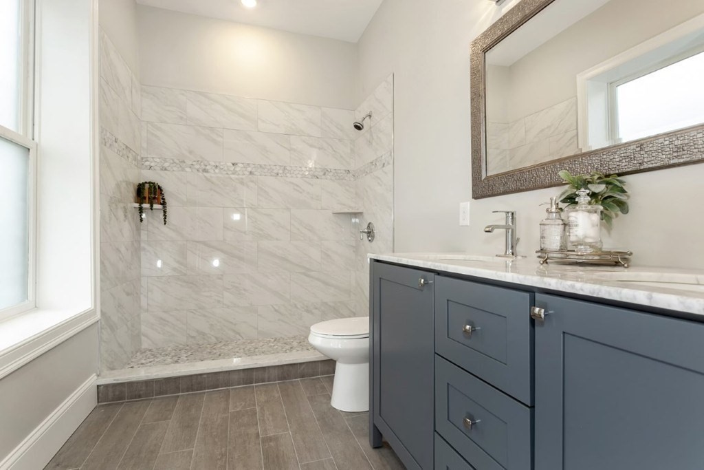 338 Meridian St, East Boston