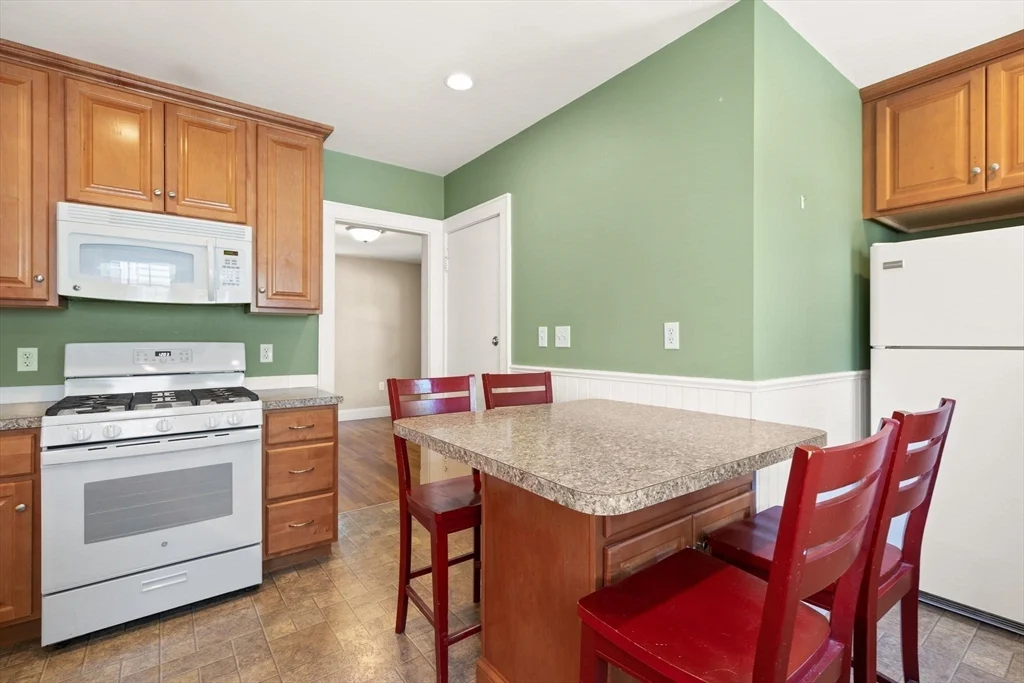 1521 Centre St, West Roxbury