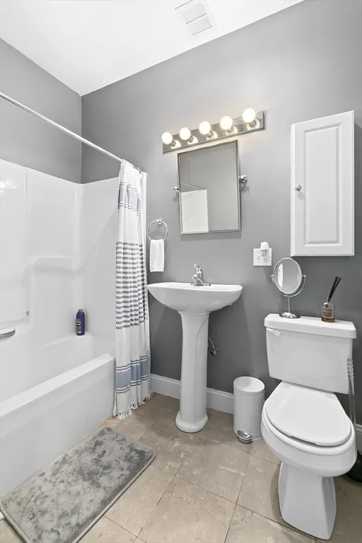 661 Bennington St, East Boston