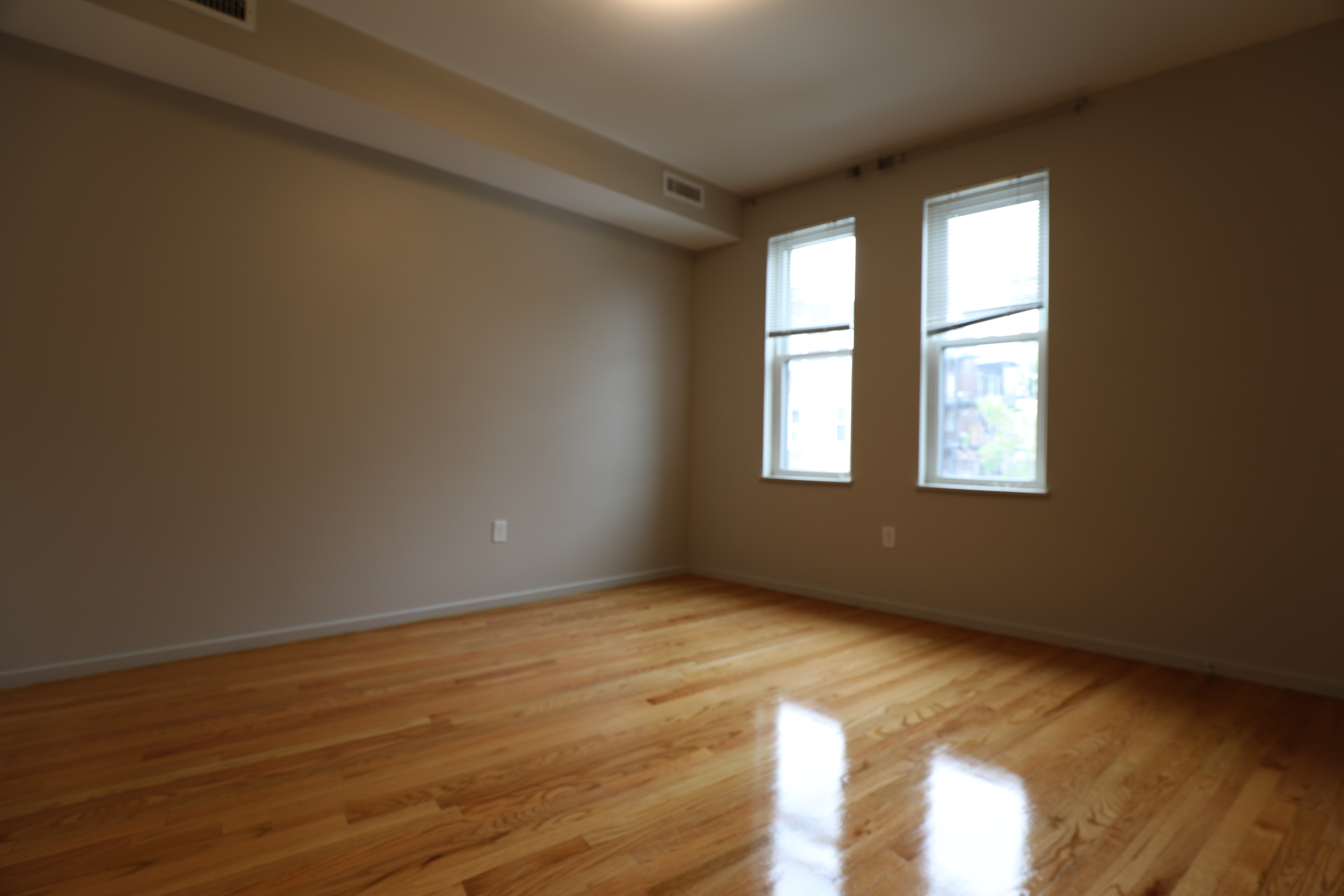 5 bed, 2.5 bath apartment for rent at 57 Glenville Ave Unit 1, Allston — photo 15 of 23