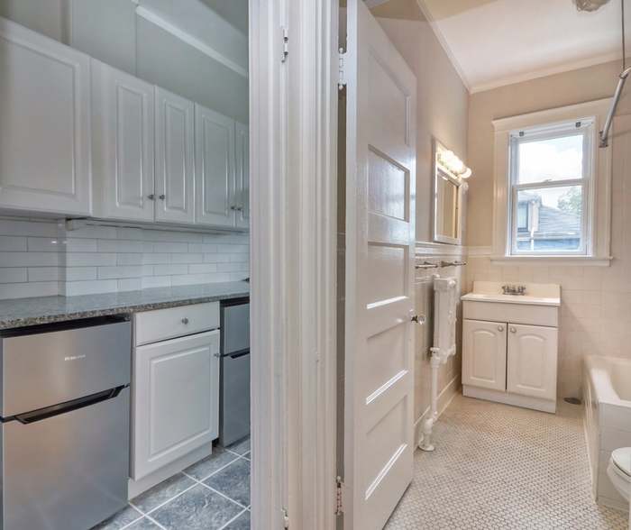 1 bed, 1 bath apartment for rent at 10 Dana St Unit 207, Harvard Square — photo 7 of 8