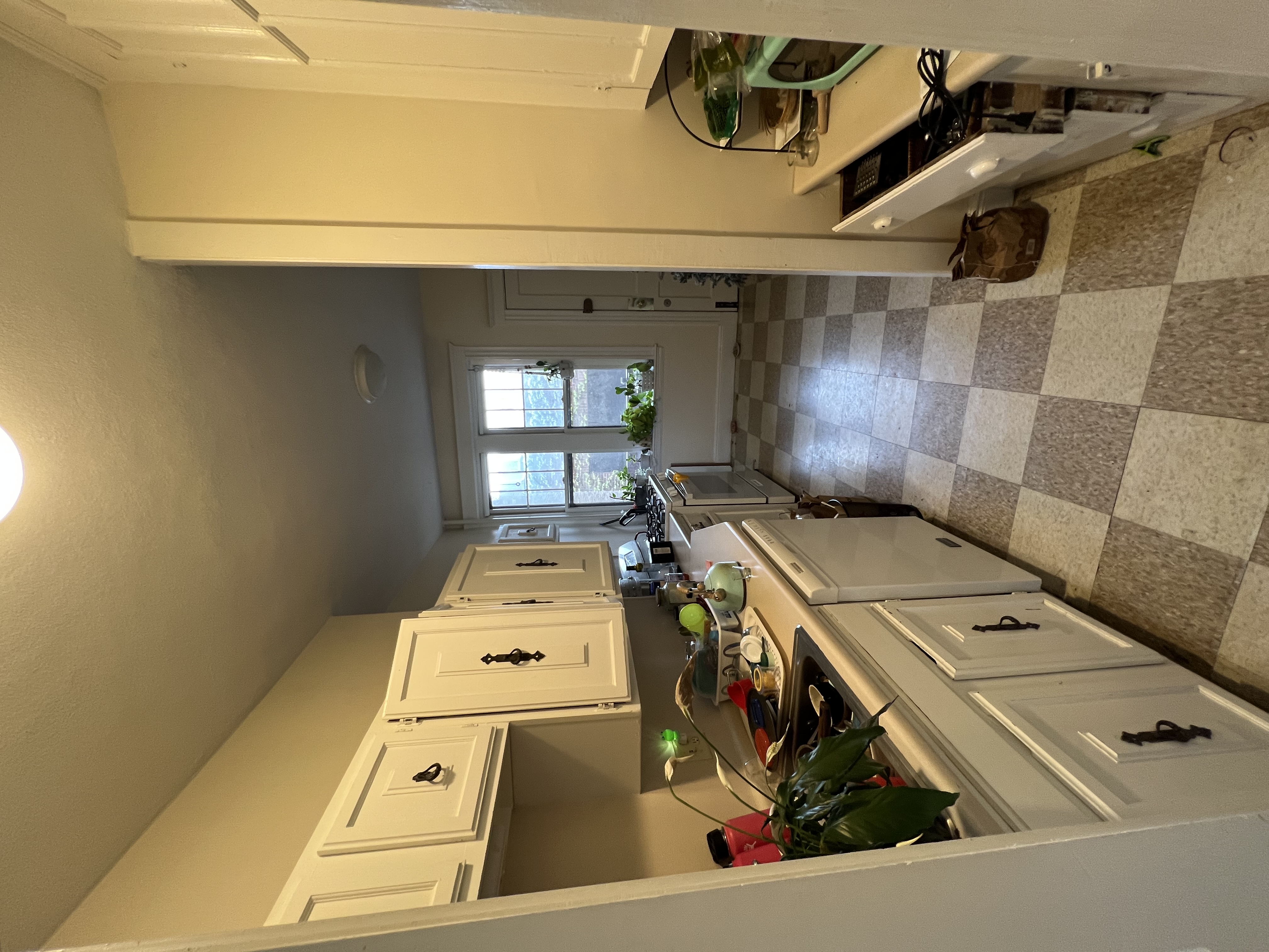 2 bed, 1 bath apartment for rent at 14 Alton Pl Unit 1, Coolidge Corner — photo 3 of 7