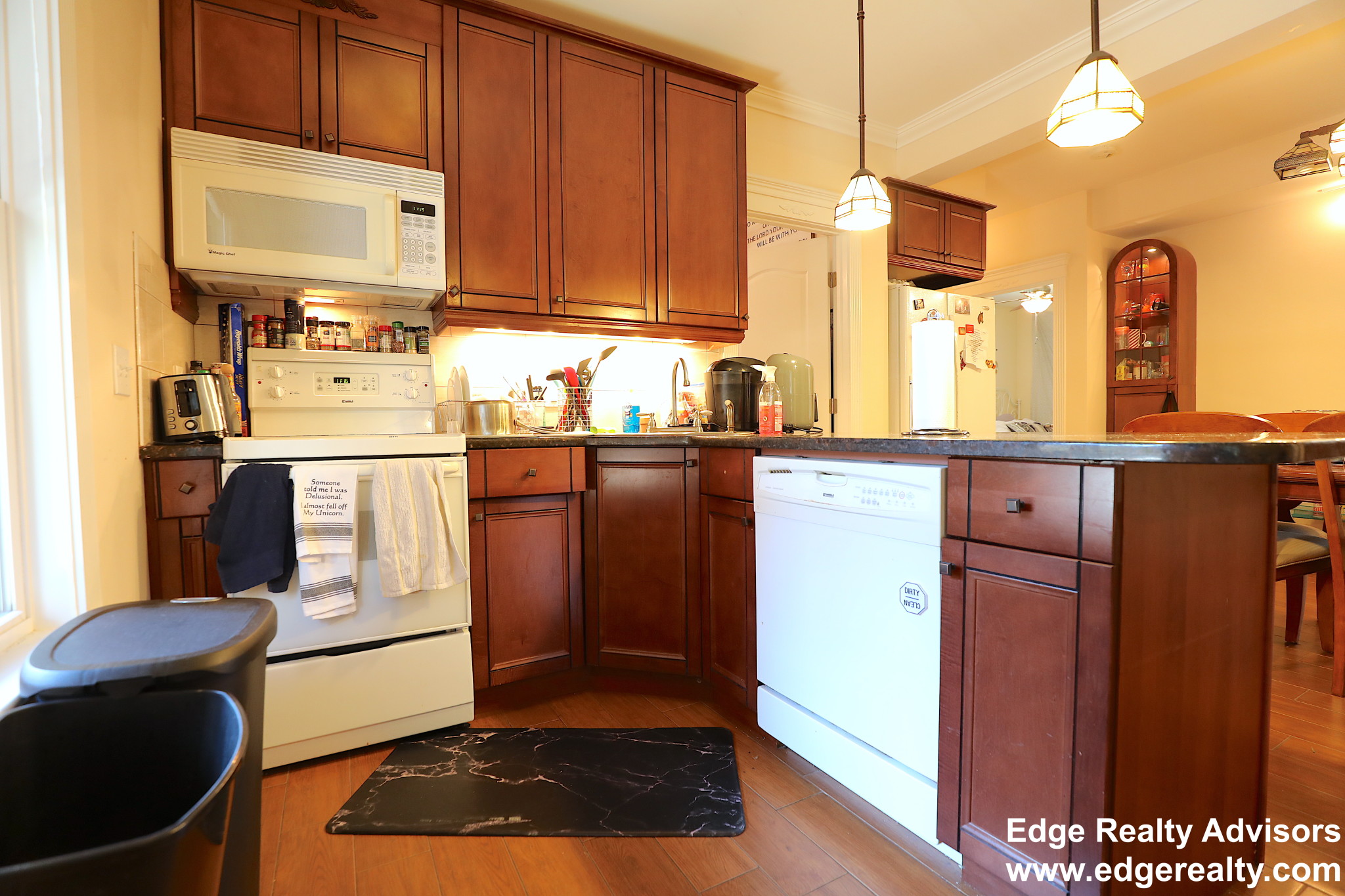 4 bed, 3 bath apartment for rent at 8 Delaware Pl Unit 1, Brighton — photo 2 of 14