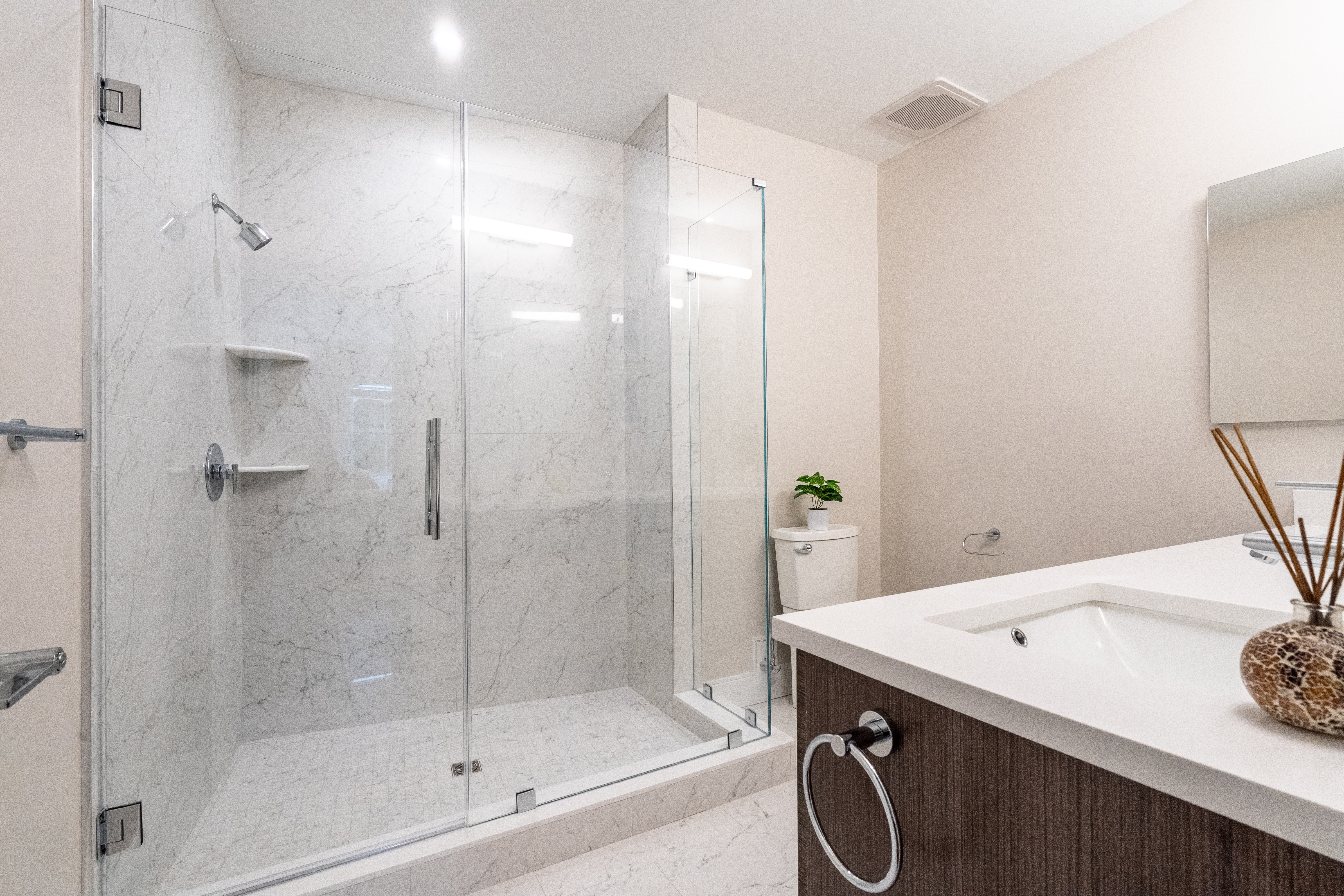 2 bed, 2 bath apartment for rent at 425 Lagrange St Unit 101, West Roxbury — photo 16 of 29