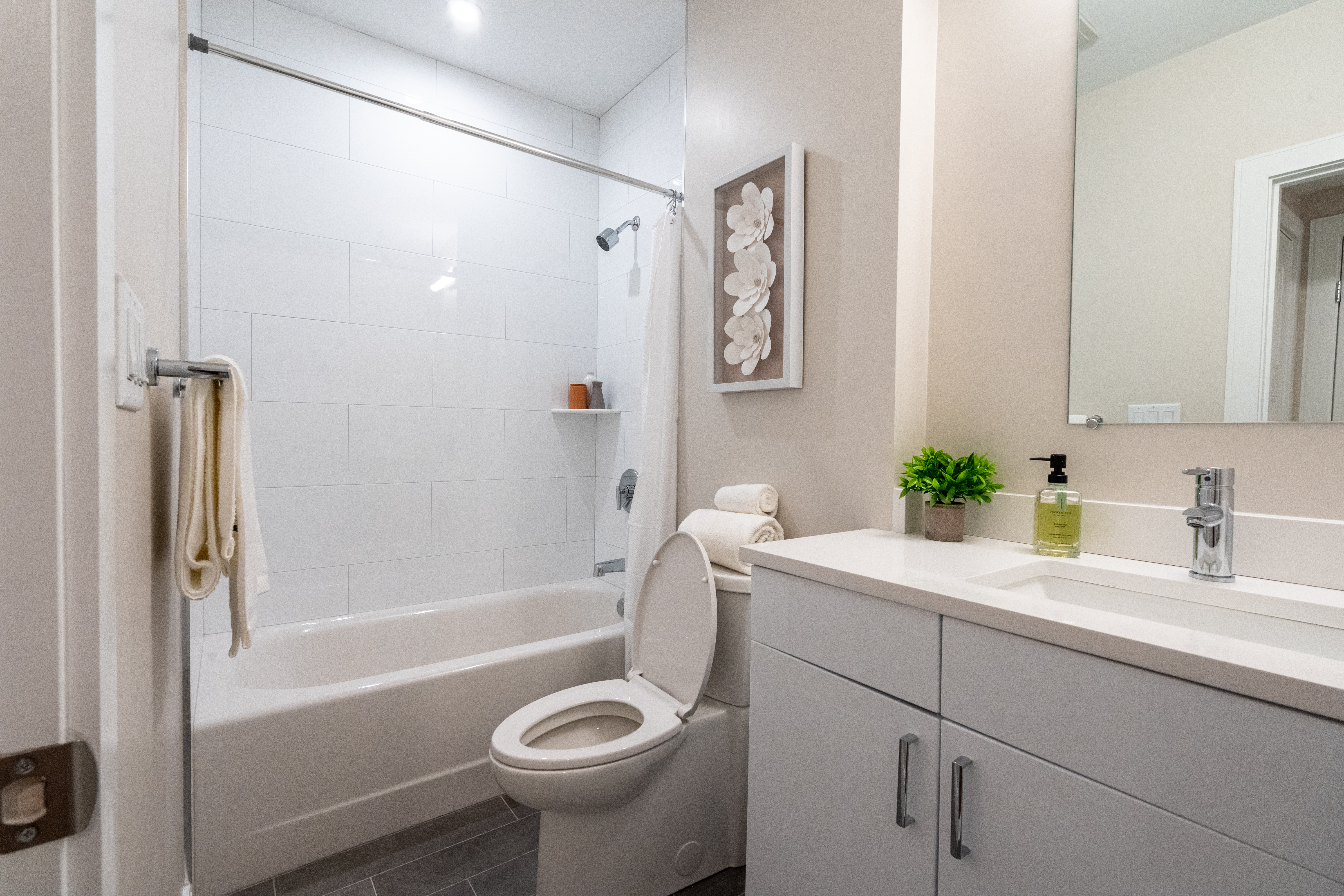 2 bed, 2 bath apartment for rent at 425 Lagrange St Unit 101, West Roxbury — photo 9 of 29