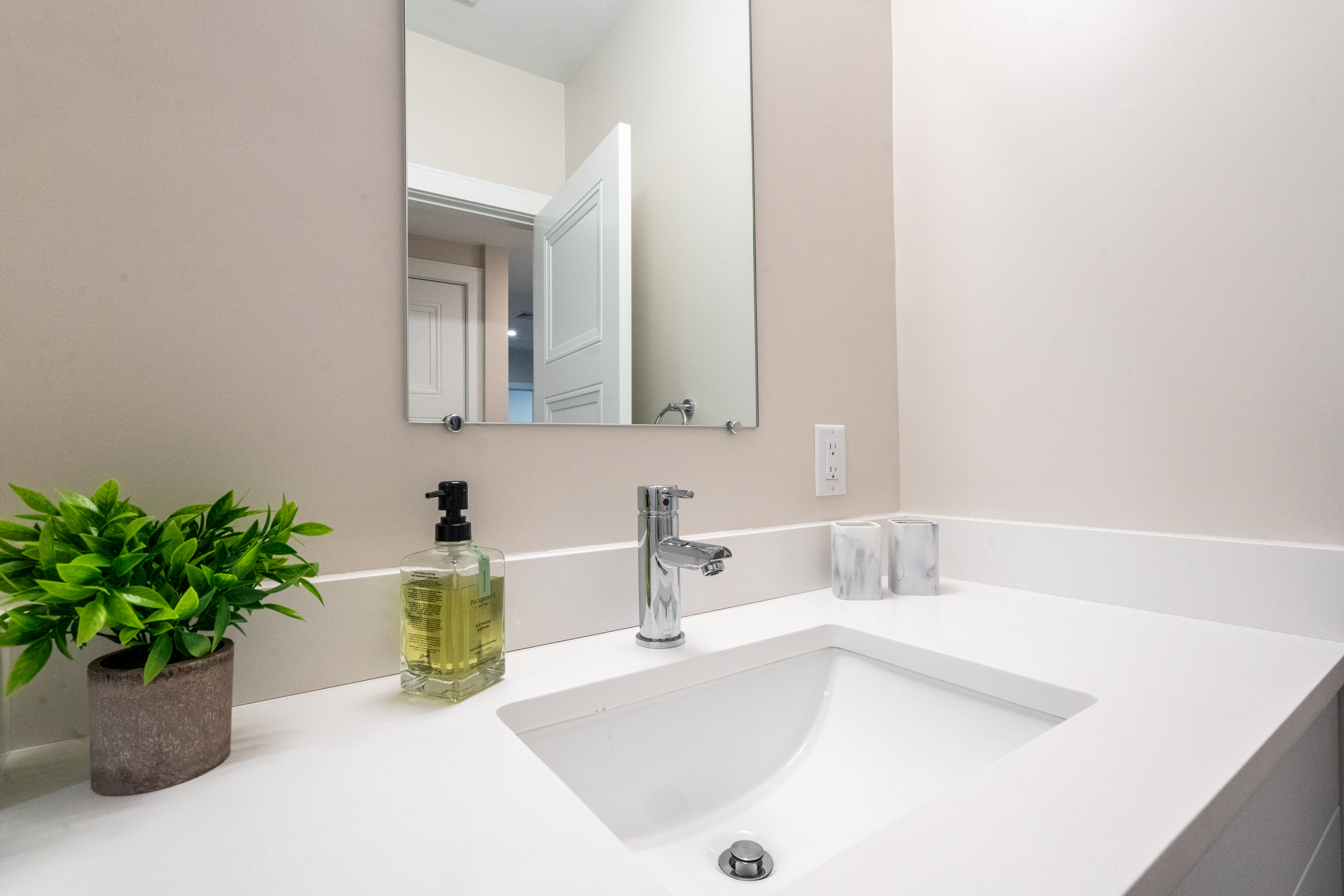 2 bed, 2 bath apartment for rent at 425 Lagrange St Unit 104, West Roxbury — photo 23 of 33