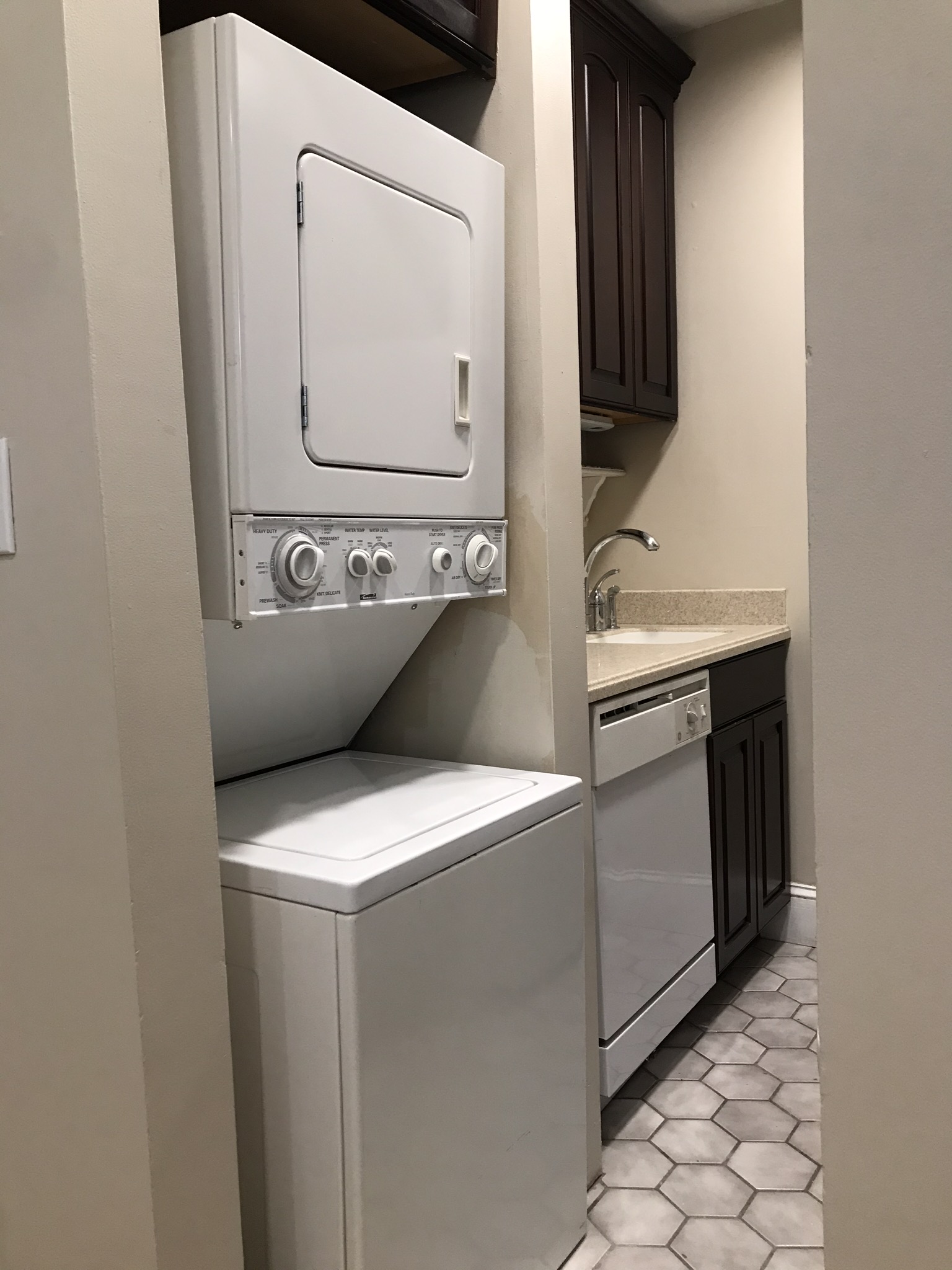 1 bed, 1 bath apartment for rent at 75 Chestnut Unit 12, Beacon Hill — photo 3 of 8