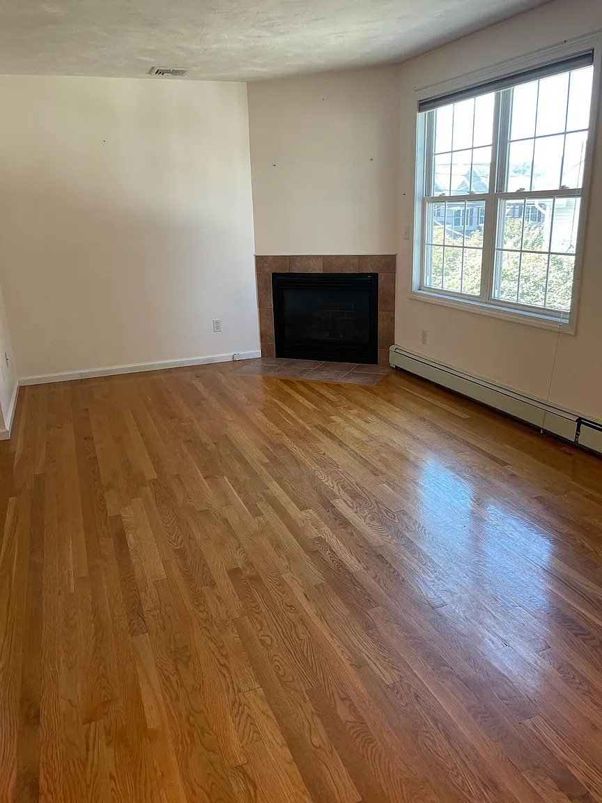 3 bed, 3.5 bath apartment for rent at 6 Mcculloch St Unit 6, Needham — photo 2 of 22