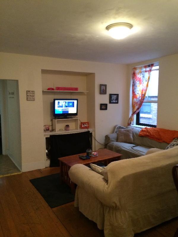3 bed, 1.5 bath apartment for rent at 19 Fenway Unit 6, Fenway — photo 1 of 6