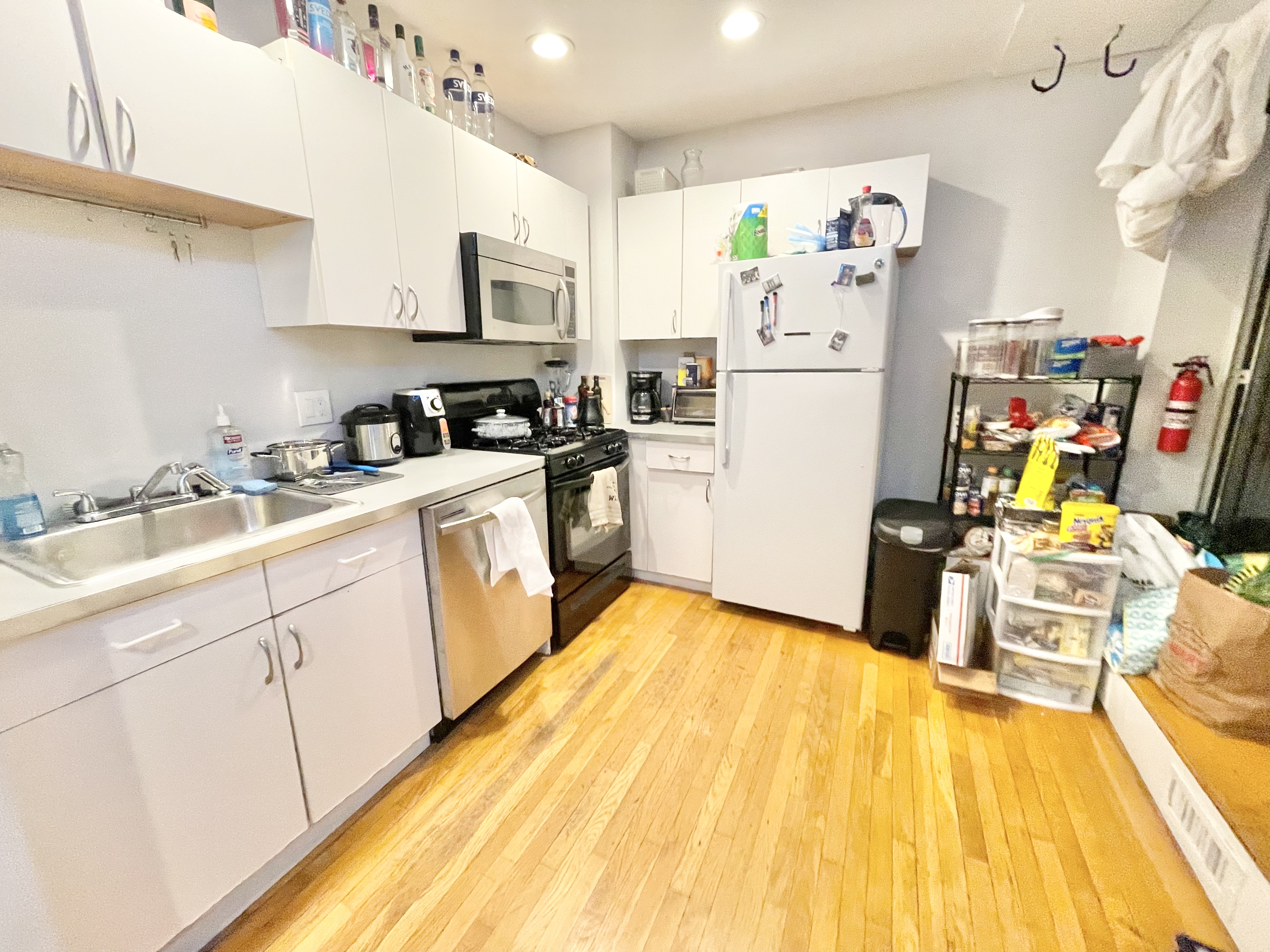 4 bed, 2 bath apartment for rent at 140 Prince St Unit 2, North End — photo 19 of 24