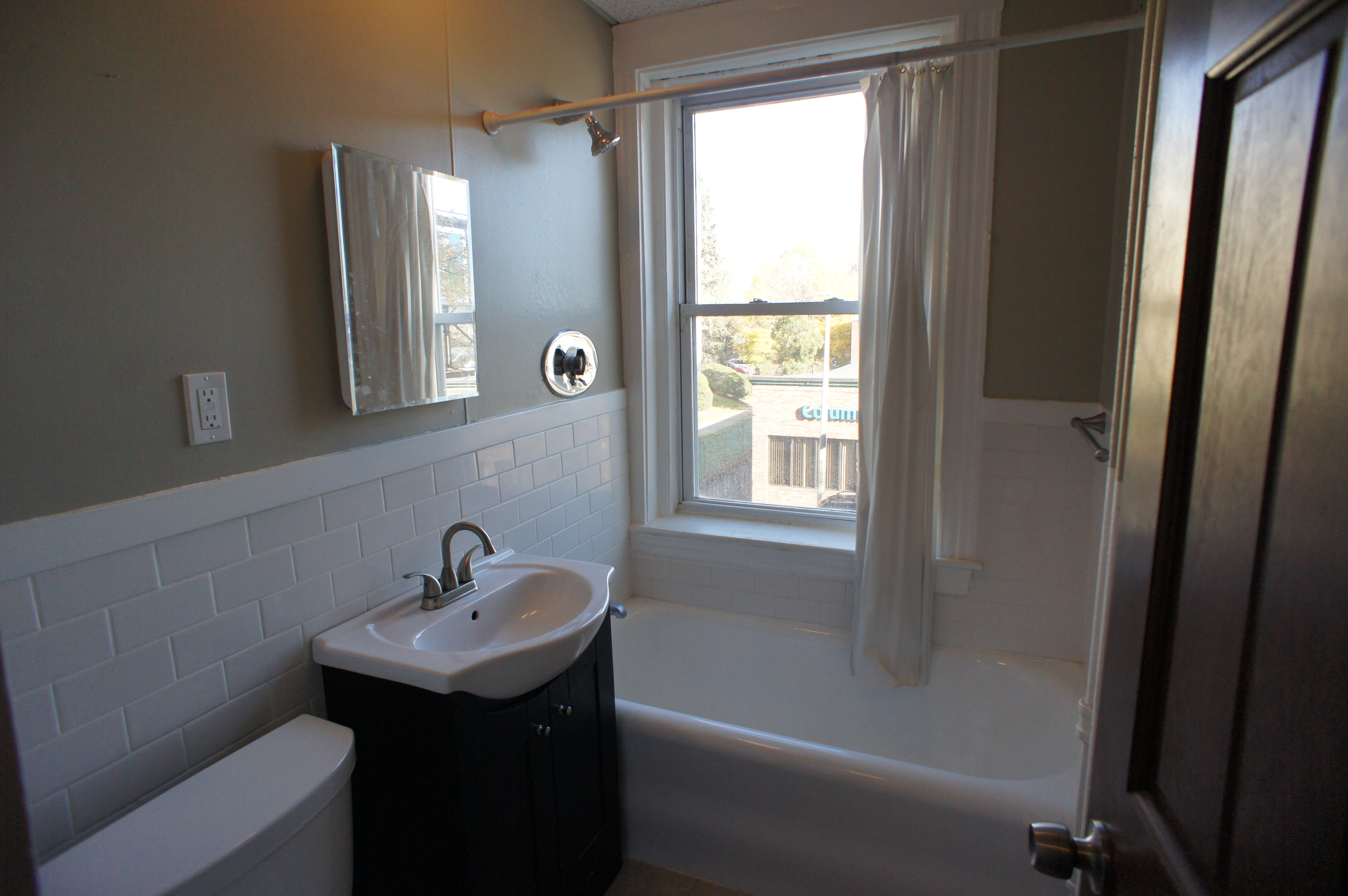 Studio bed, 1 bath apartment for rent at 1607 Commonwealth Ave Unit 12D, Brighton — photo 3 of 3