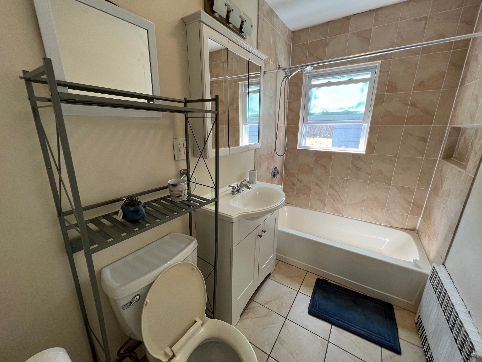4 bed, 2 bath apartment for rent at 25 Gerald Rd Unit 1, Brighton — photo 5 of 7