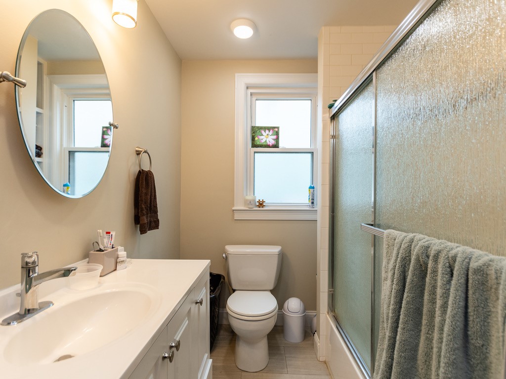 3 bed, 1 bath apartment for rent at 80 Lexington St Unit 1, Watertown — photo 10 of 22