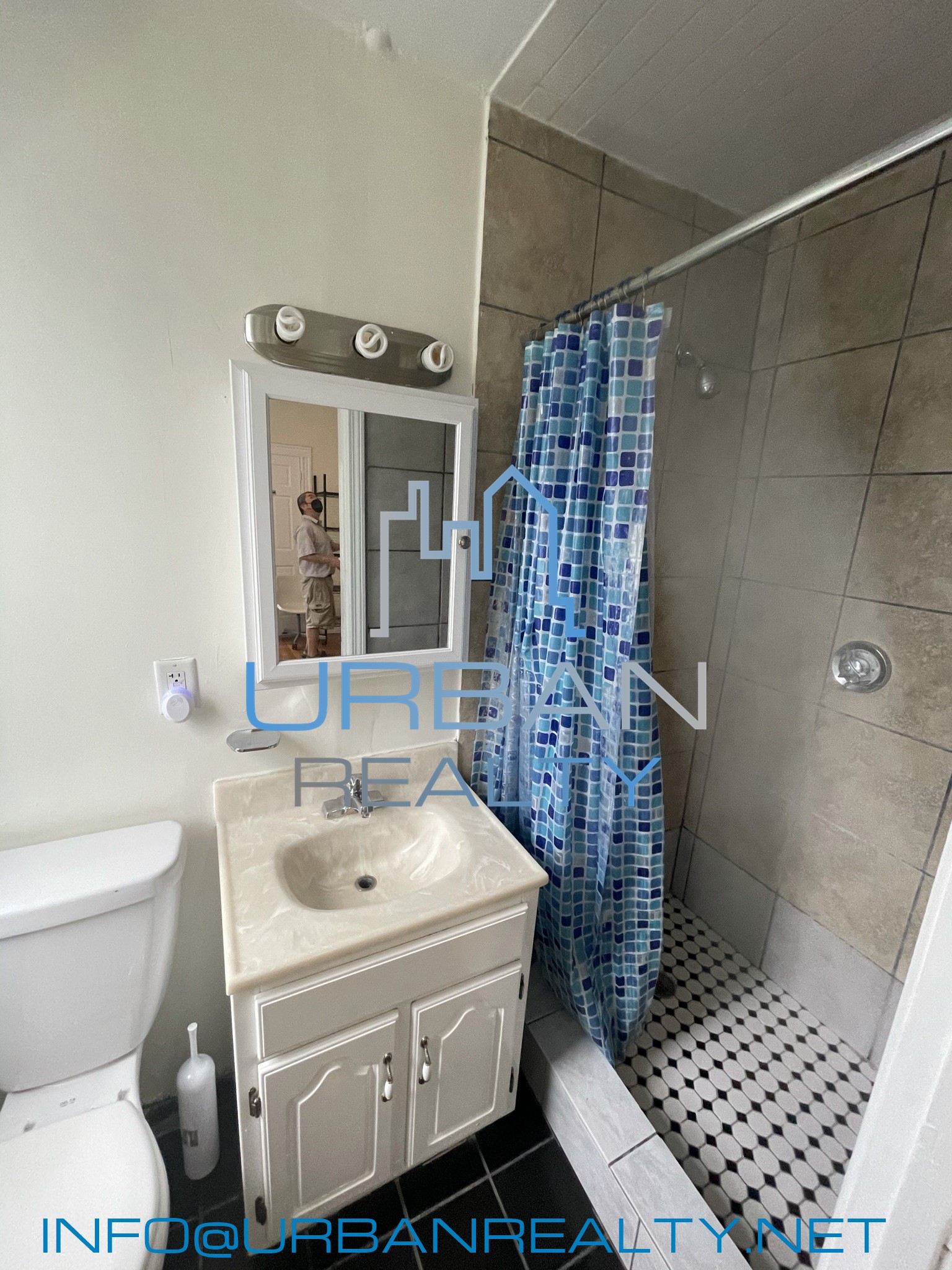 6 bed, 2.5 bath apartment for rent at 62 Algonquin Rd Unit 1, Newton — photo 7 of 16