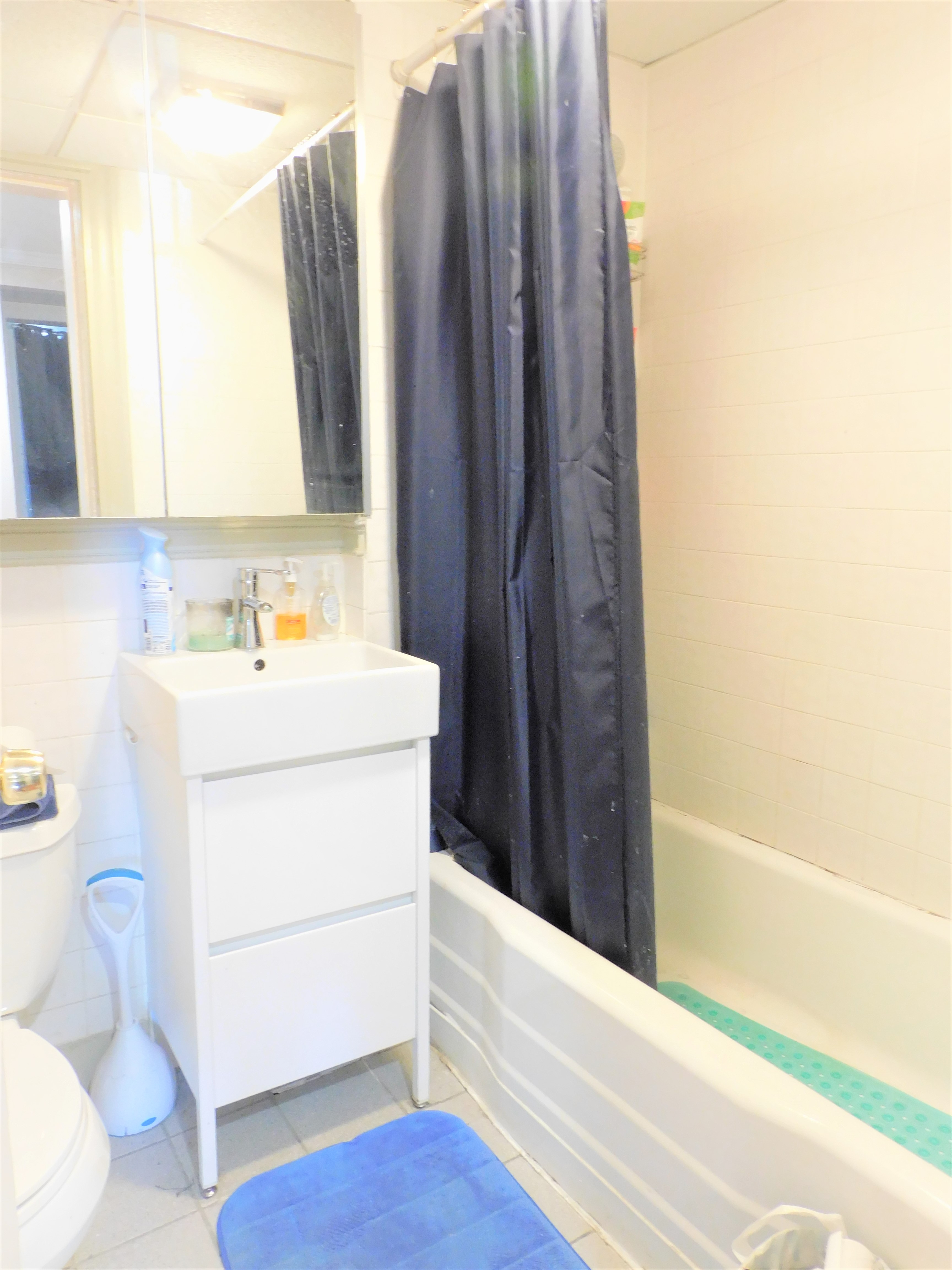 4 bed, 1 bath apartment for rent at 397 W Broadway Unit 1, South Boston — photo 8 of 13