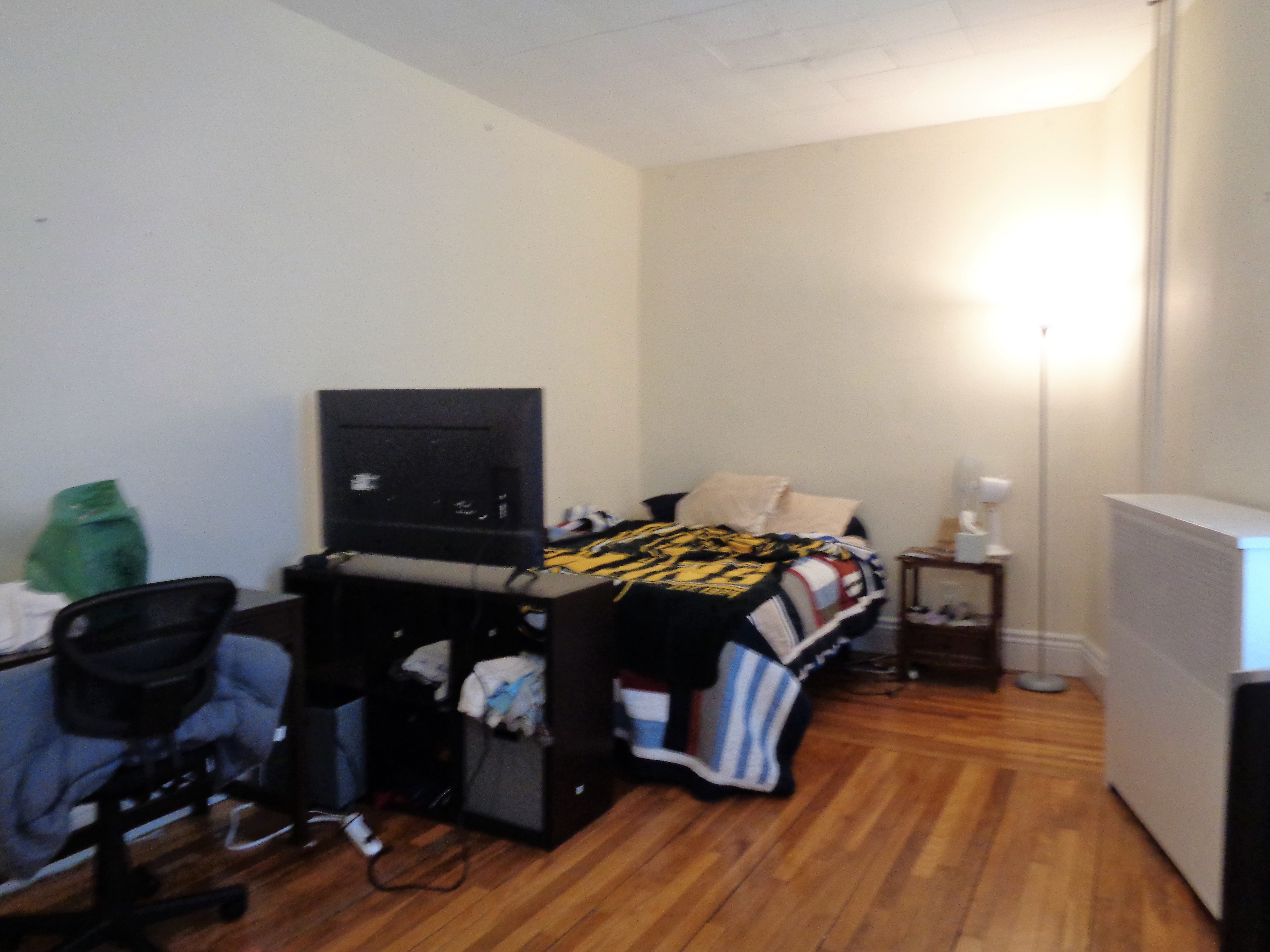 40 Carlton St, Longwood