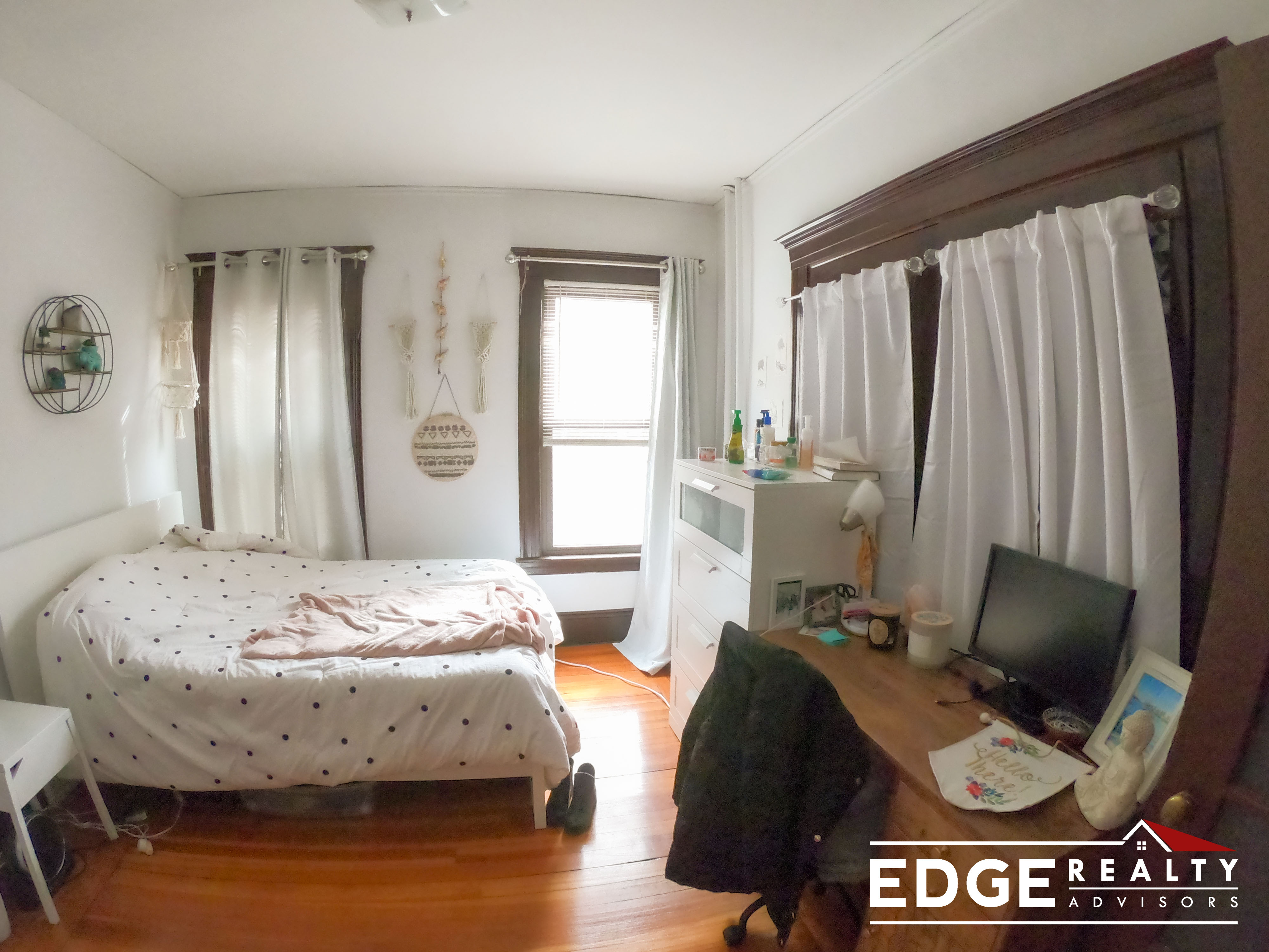 4 bed, 1 bath apartment for rent at 69 Oak Square Ave Unit 2, Brighton — photo 7 of 11