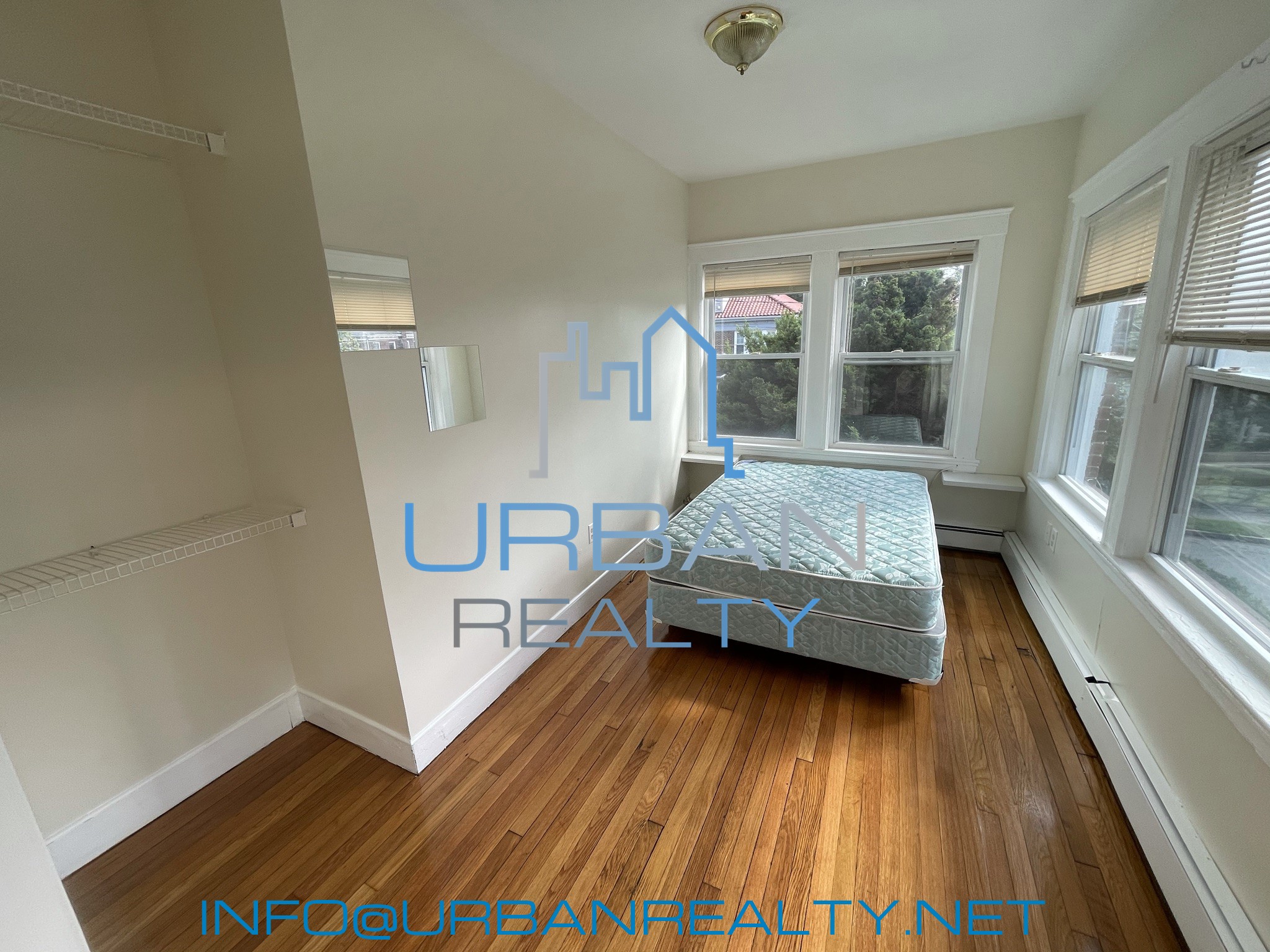 6 bed, 2.5 bath apartment for rent at 62 Algonquin Rd Unit 1, Newton — photo 13 of 16
