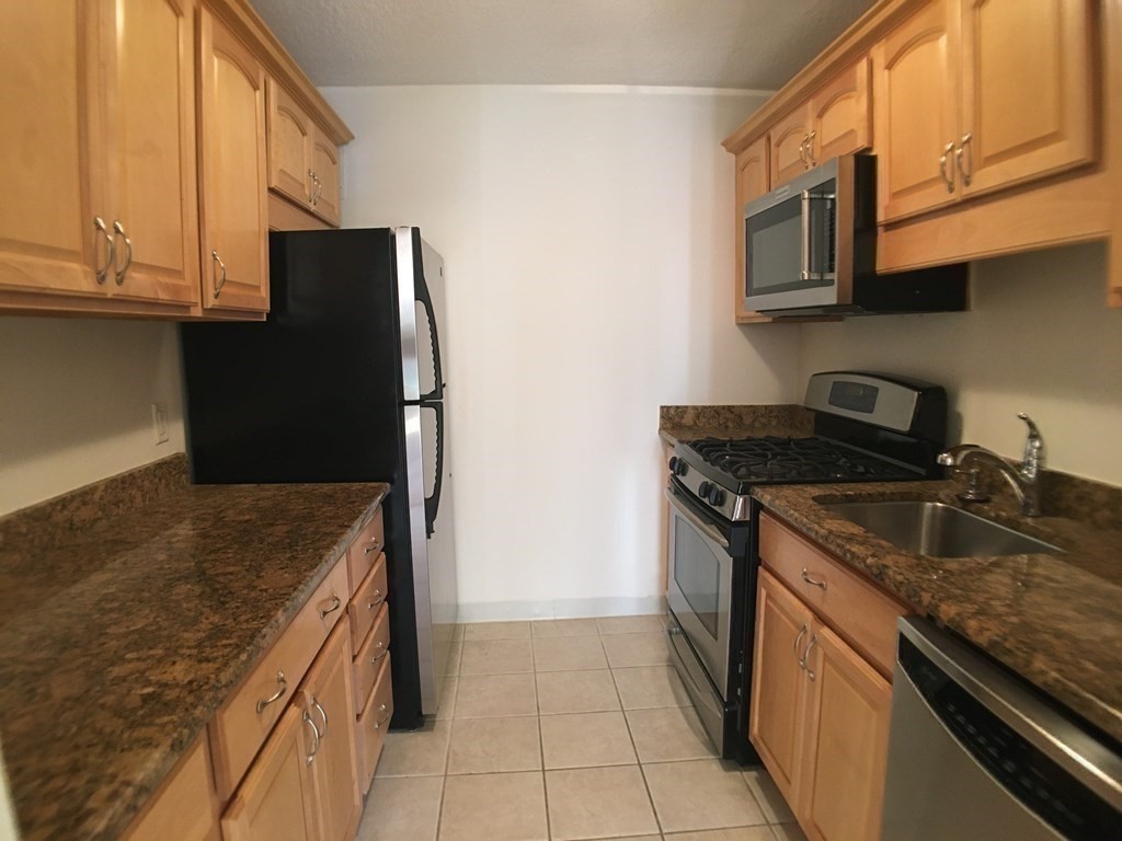 2 bed, 2 bath apartment for rent at 33 Pond Ave Unit B203, Brookline Village — photo 3 of 15