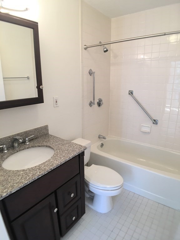 2 bed, 2 bath apartment for rent at 33 Pond Ave Unit B203, Brookline Village — photo 8 of 15