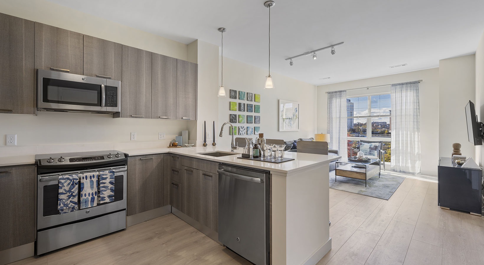 3 bed, 2 bath apartment for rent at 150 Heard St Unit 319, Chelsea — photo 1 of 18