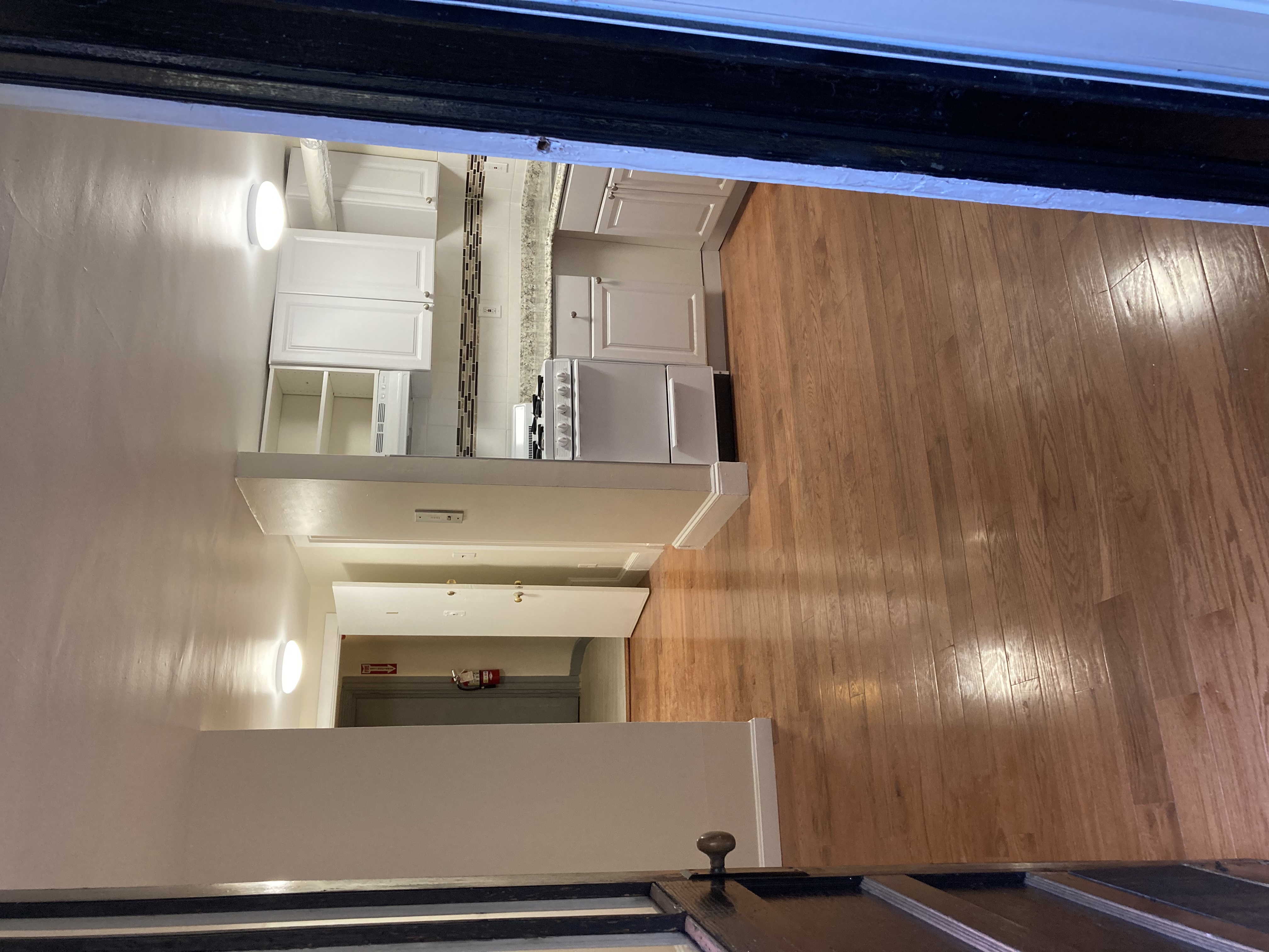 Studio bed, 1 bath apartment for rent at 78 Myrtle St Unit 1, Beacon Hill — photo 1 of 15