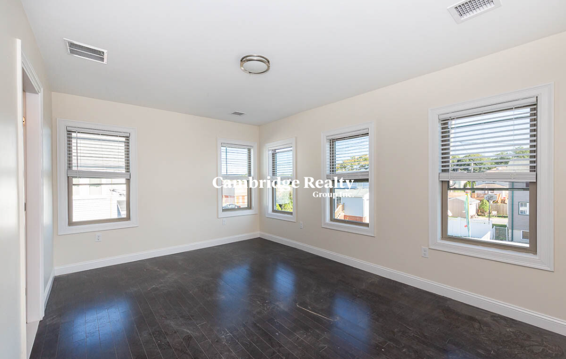 4 bed, 4+ bath apartment for rent at 39 Harvard St Unit 2A, Medford — photo 15 of 19
