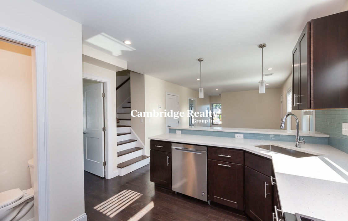 4 bed, 4+ bath apartment for rent at 39 Harvard St Unit 2A, Medford — photo 4 of 19