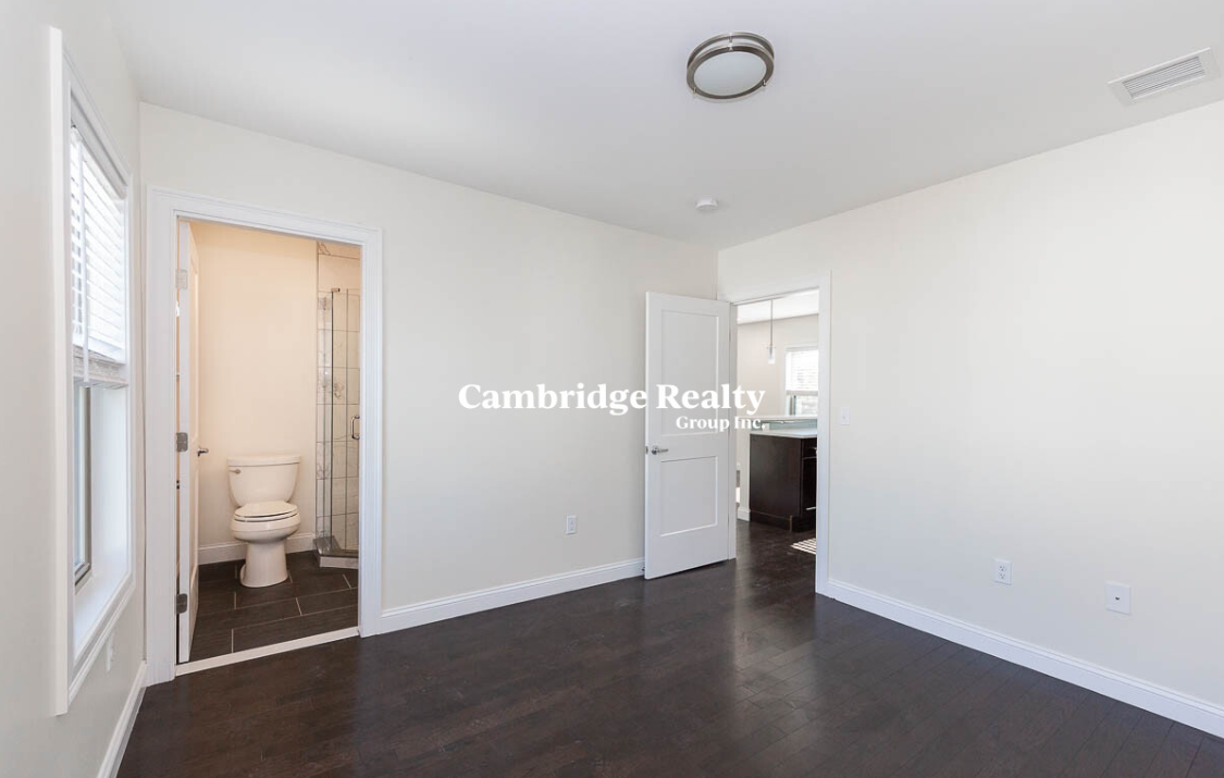 4 bed, 4+ bath apartment for rent at 39 Harvard St Unit 2A, Medford — photo 18 of 19