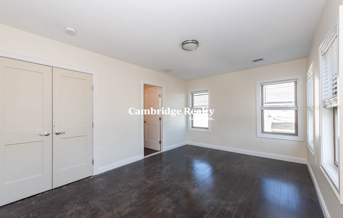 4 bed, 4+ bath apartment for rent at 39 Harvard St Unit 2A, Medford — photo 16 of 19