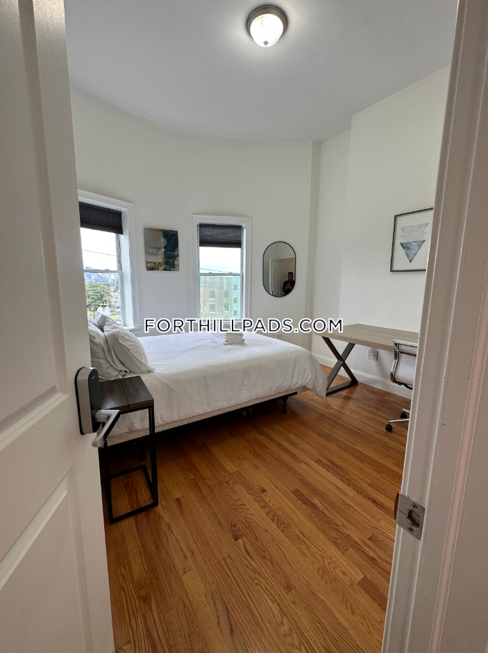 4 bed, 2 bath apartment for rent at 48 Guild St Unit 3, Roxbury — photo 7 of 10