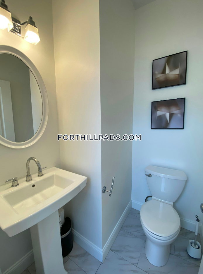 4 bed, 2 bath apartment for rent at 48 Guild St Unit 3, Roxbury — photo 8 of 10