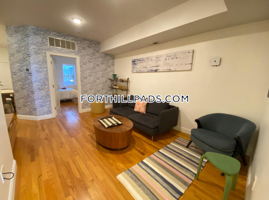 4 bed, 2 bath apartment for rent at 48 Guild St Unit 2, Roxbury — photo 3 of 10