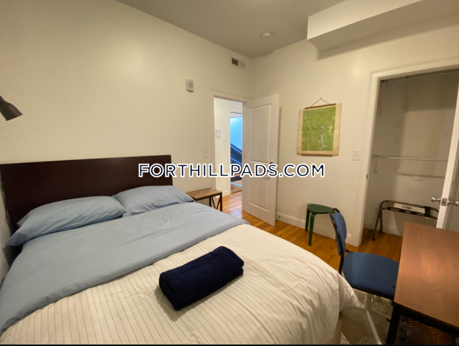 4 bed, 2 bath apartment for rent at 48 Guild St Unit 2, Roxbury — photo 5 of 10