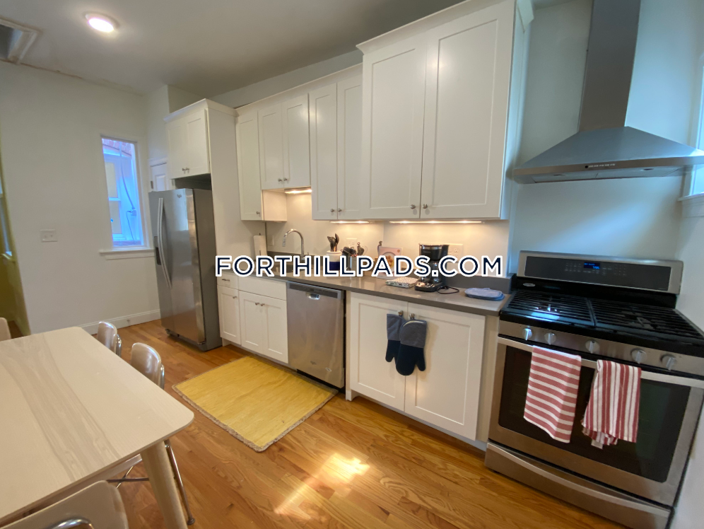 4 bed, 2 bath apartment for rent at 48 Guild St Unit 3, Roxbury — photo 1 of 10