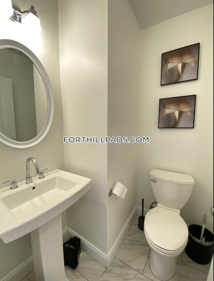 4 bed, 2 bath apartment for rent at 48 Guild St Unit 2, Roxbury — photo 8 of 10